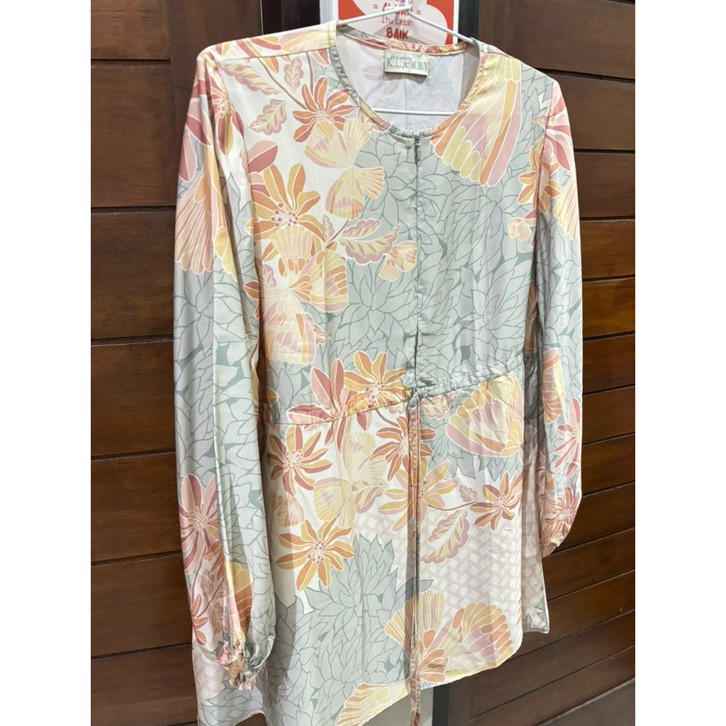 Preloved Wearing Klamby