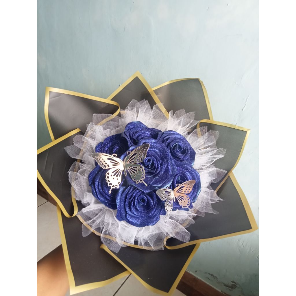 

Buket Pita Satin Mawar Navy