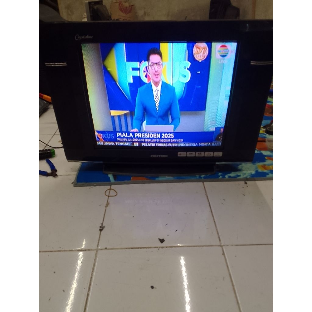 mesin tv polytron crystaline slim 21" inch non ew. + tuner digital dan remote