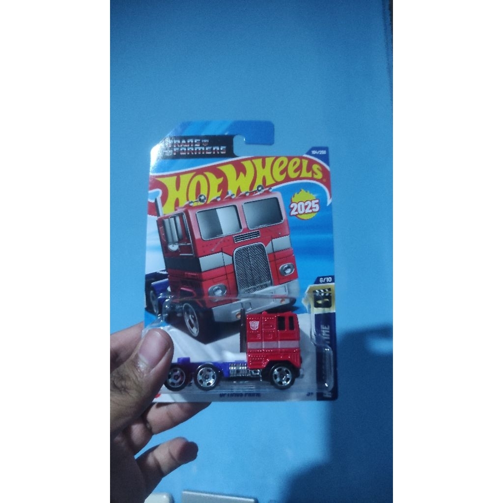 hotwheels Optimus prime