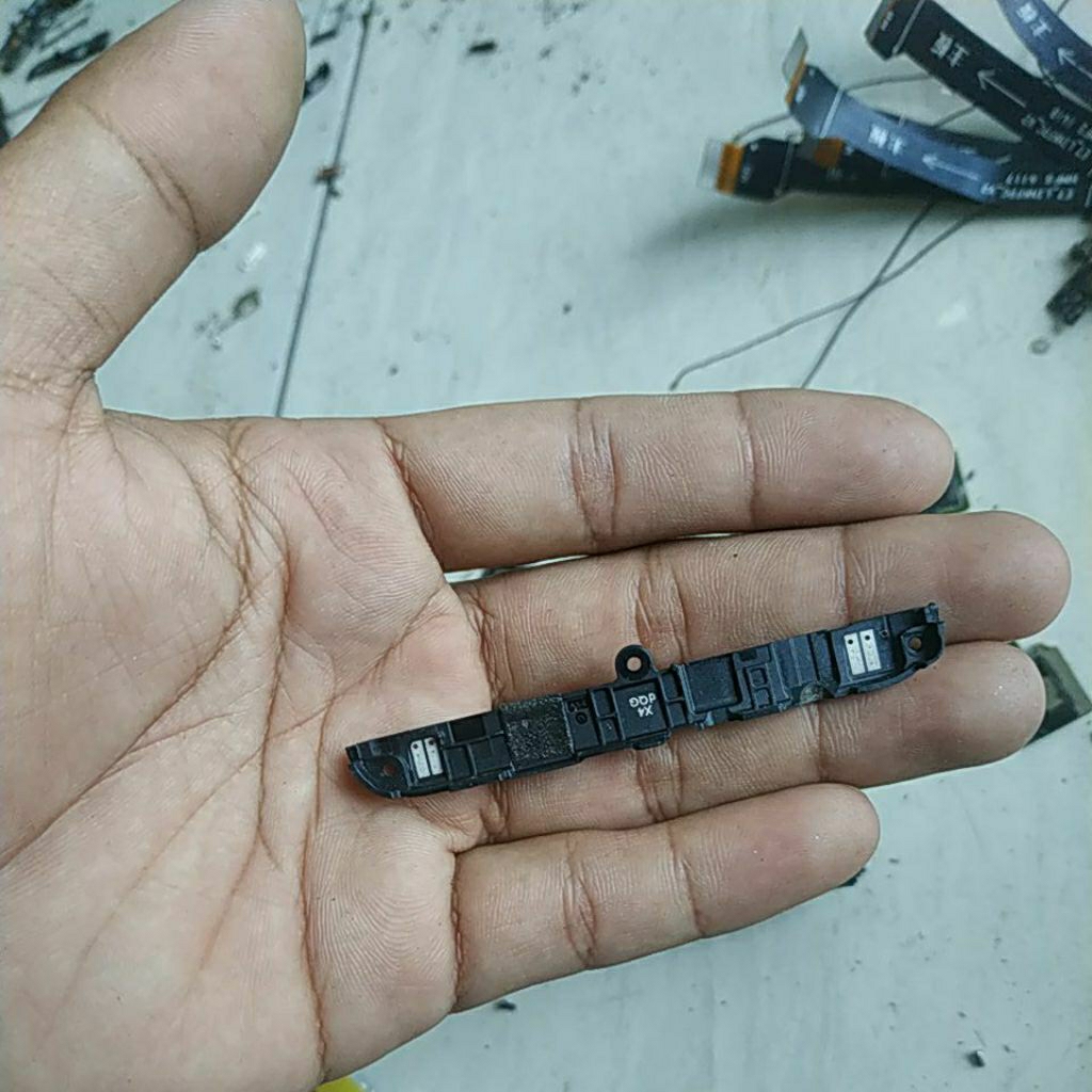 penutup bekas Redmi 5 plus sesuai gambar