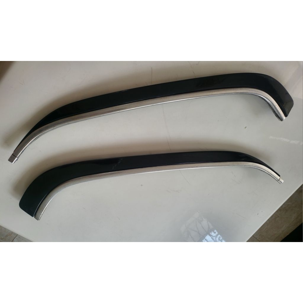 Sabit Pilar C Kaca Belakang BMW E 30 Coupe