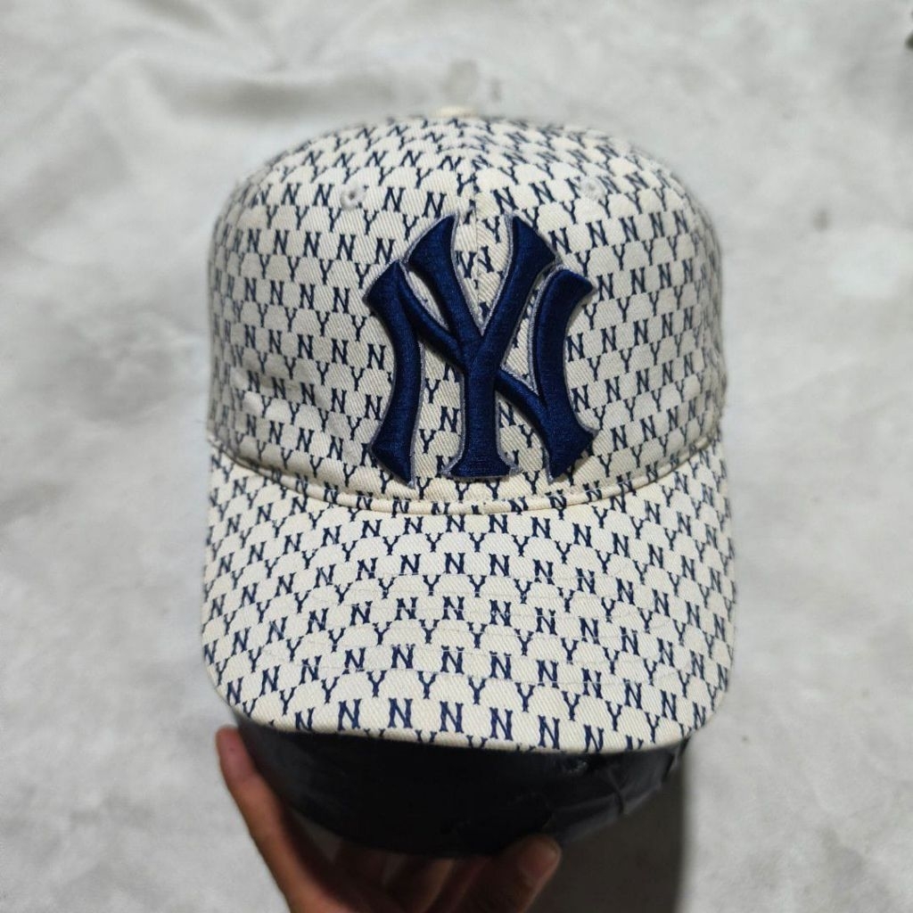 Topi mlb Yankees fullprint monogram big logo