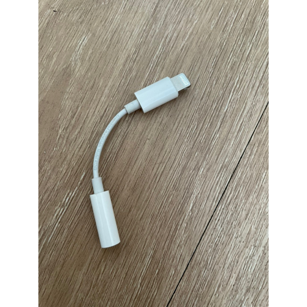 Preloved Kabel port usb lightning Iphone Original dijamin. bawaan dari beli