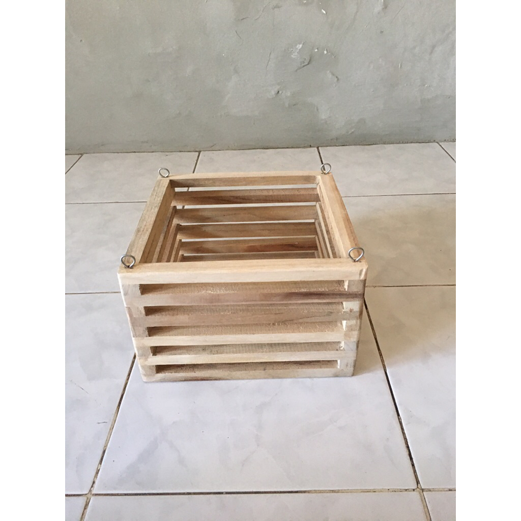 POT GANTUNG| POT ANGGREK| POT KAYU ANGGREK| POT ANGGREK GANTUNG| POT KAYU| POT KAYU JATI| KOTAK BUNG