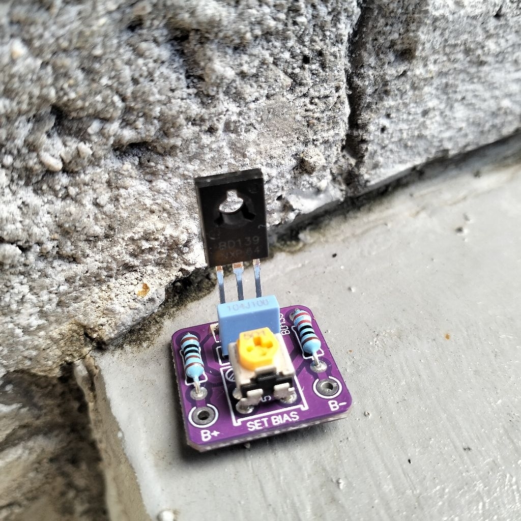 Rangkaian Bias servo untuk semua driver bisa