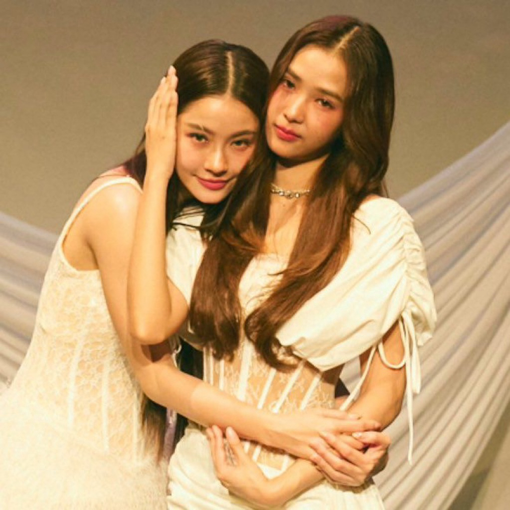 

PELUNASAN DAN PACKING STIKER NAMTANFILM