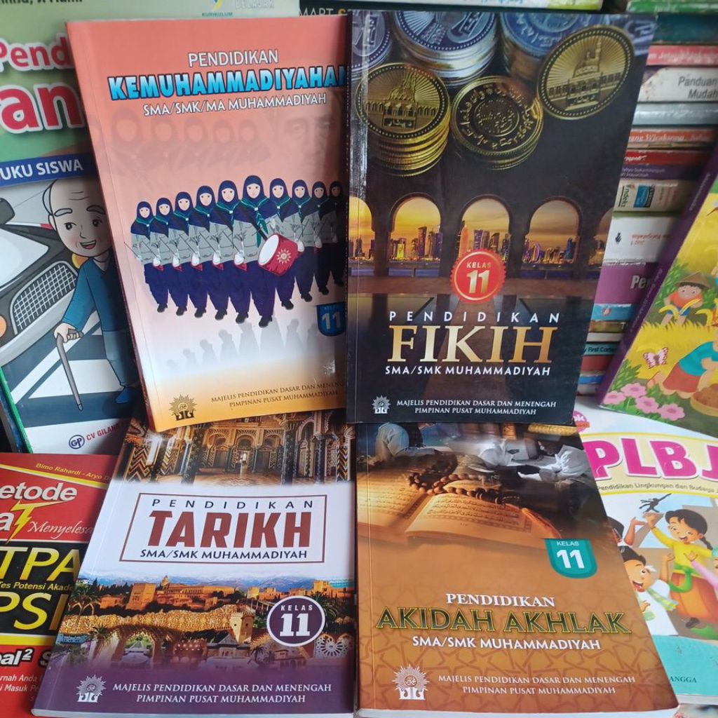 Kemuhammadiyahan Fiqih Tarikh Akidah Akhlak Untuk SMA/SMK Kelas XI Penerbit Muhammadiyah