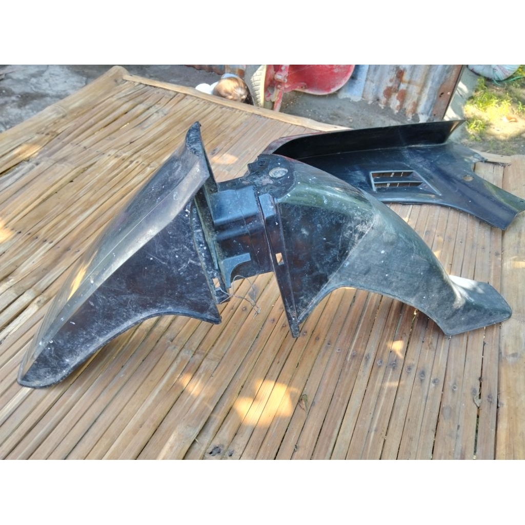 Spakbor depan Suzuki Crystal original copotan