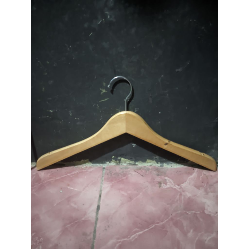 hanger kayu grade b bekas