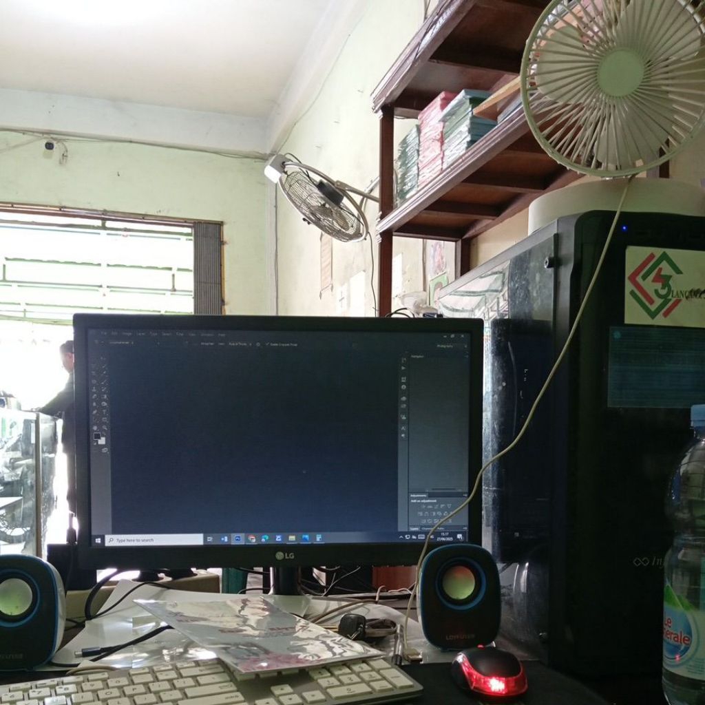 jasa ketik/print/fotocopy/edit foto/atk/pembuatan makalah/dsb.