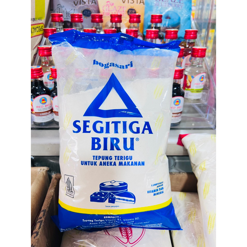 

tepung SEGITIGA ( 1kg) / tepung terigu / tepung kue / tepung segitiga ekonomis / tepung segitiga premium / segitiga kiloan