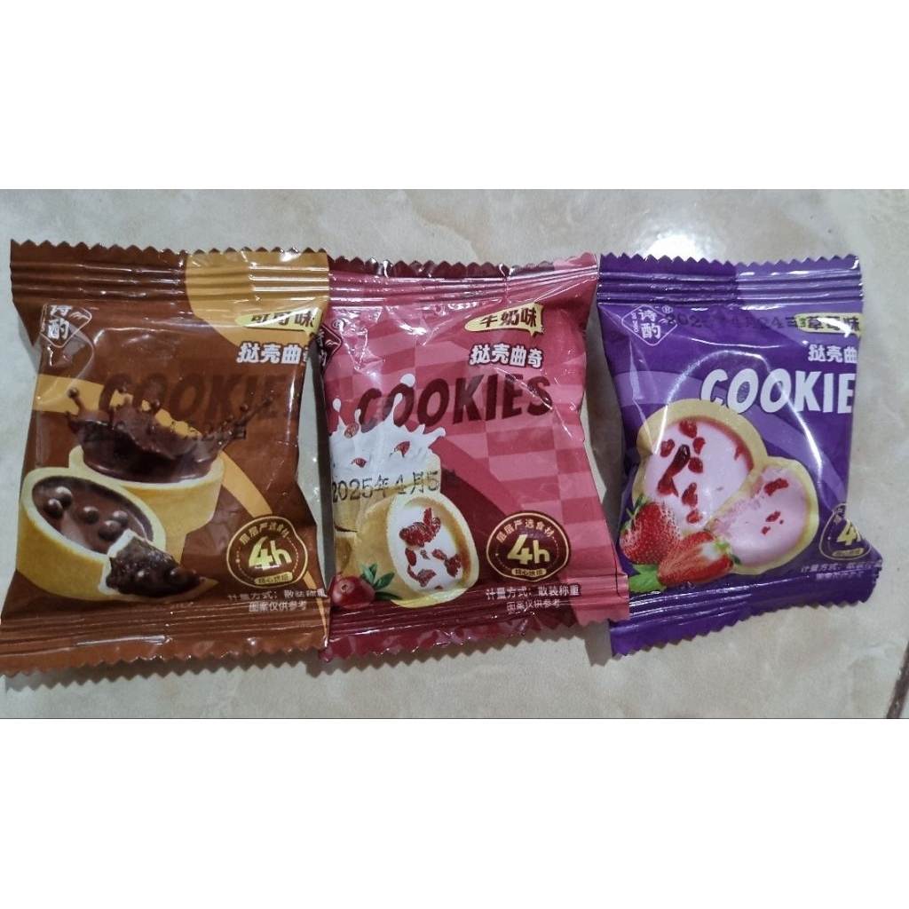 

1 Pcs tart shell chocolate strawberry flavor sandwich / cookies isi cream / Lss cookies
