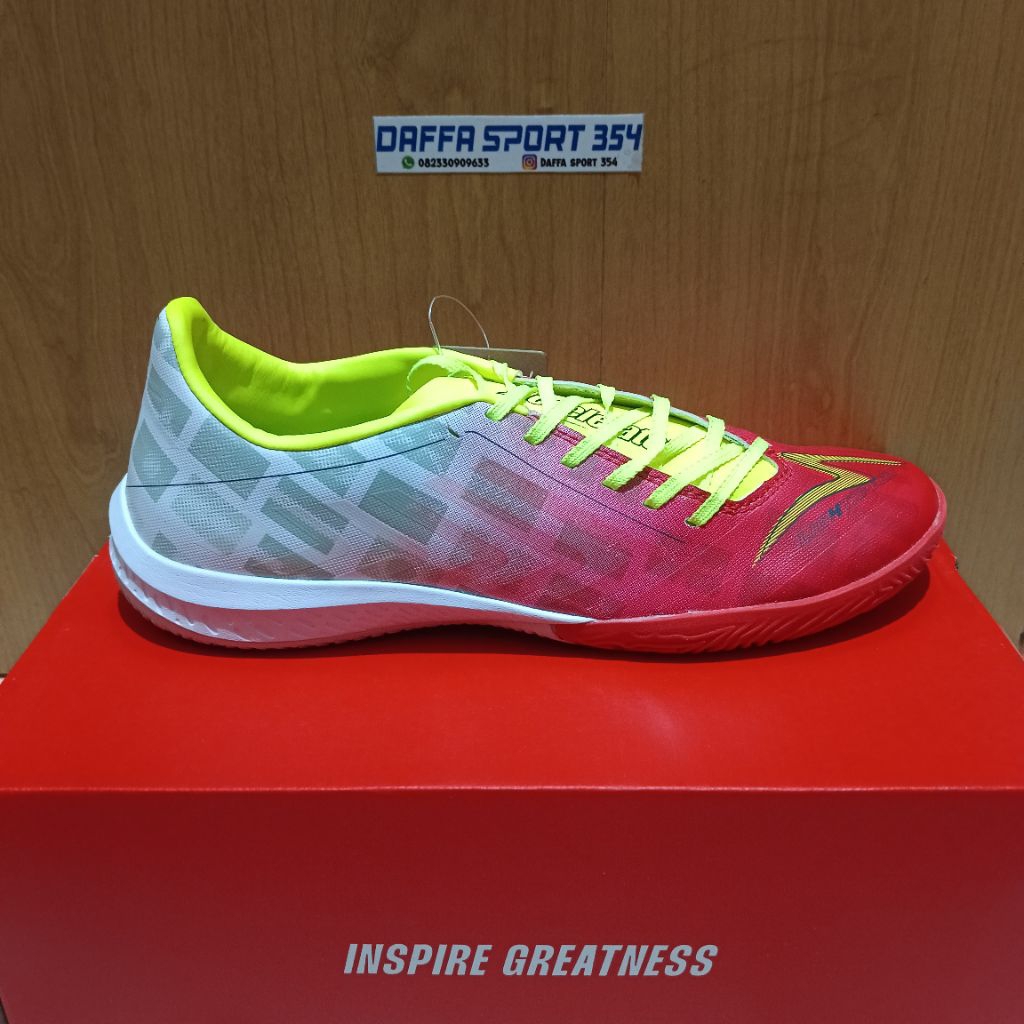 SEPATU FUTSAL SPECS LIGHTSPEED 4 PRO NUSANTARA AQUA SILVER IN