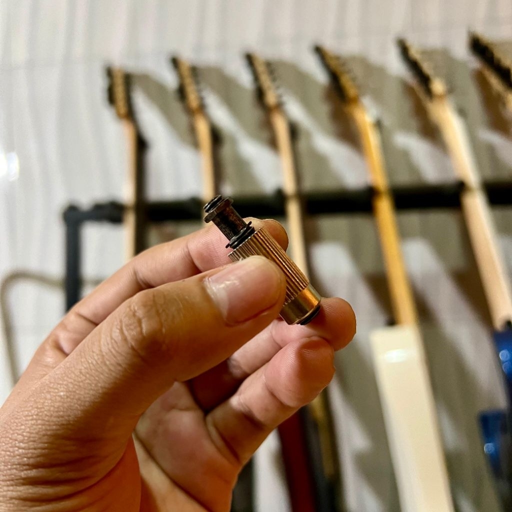 PIVOT TREMOLO ZR KLAKER