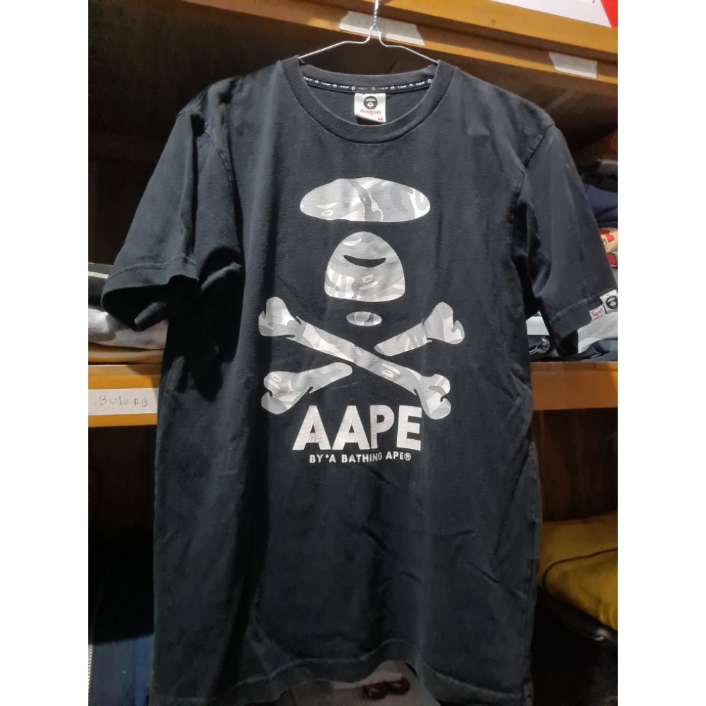 Kaos T-shirt aape second,Kaos T-shirt aape preloved