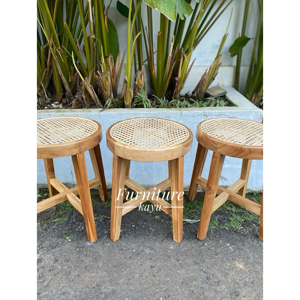 stool bulat rotan kayu jati, kursi cafe kayu jati termurah, stool murah kayu jati rotan