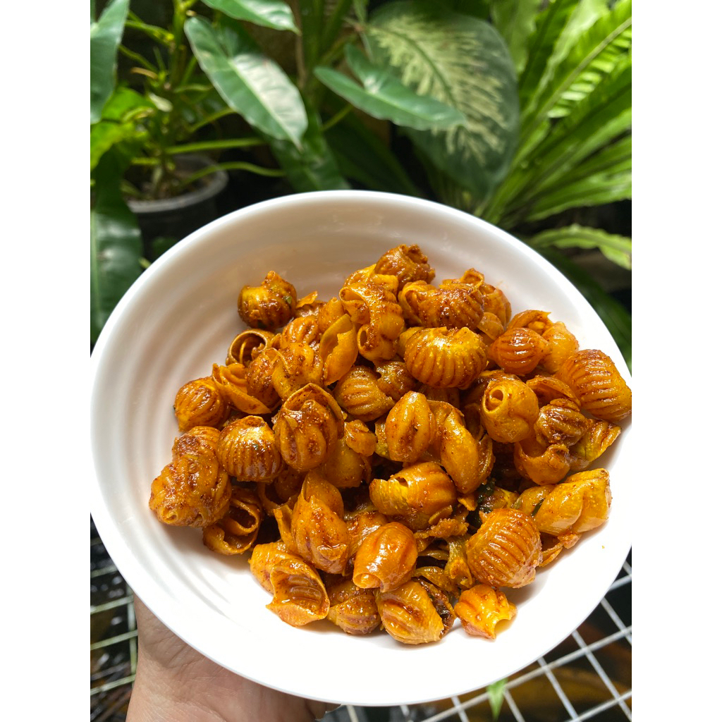 

Makroni Kerang 250Garm Makanan Ringan Pedas Gurih Daun Jeruk - Cemilam Asikk