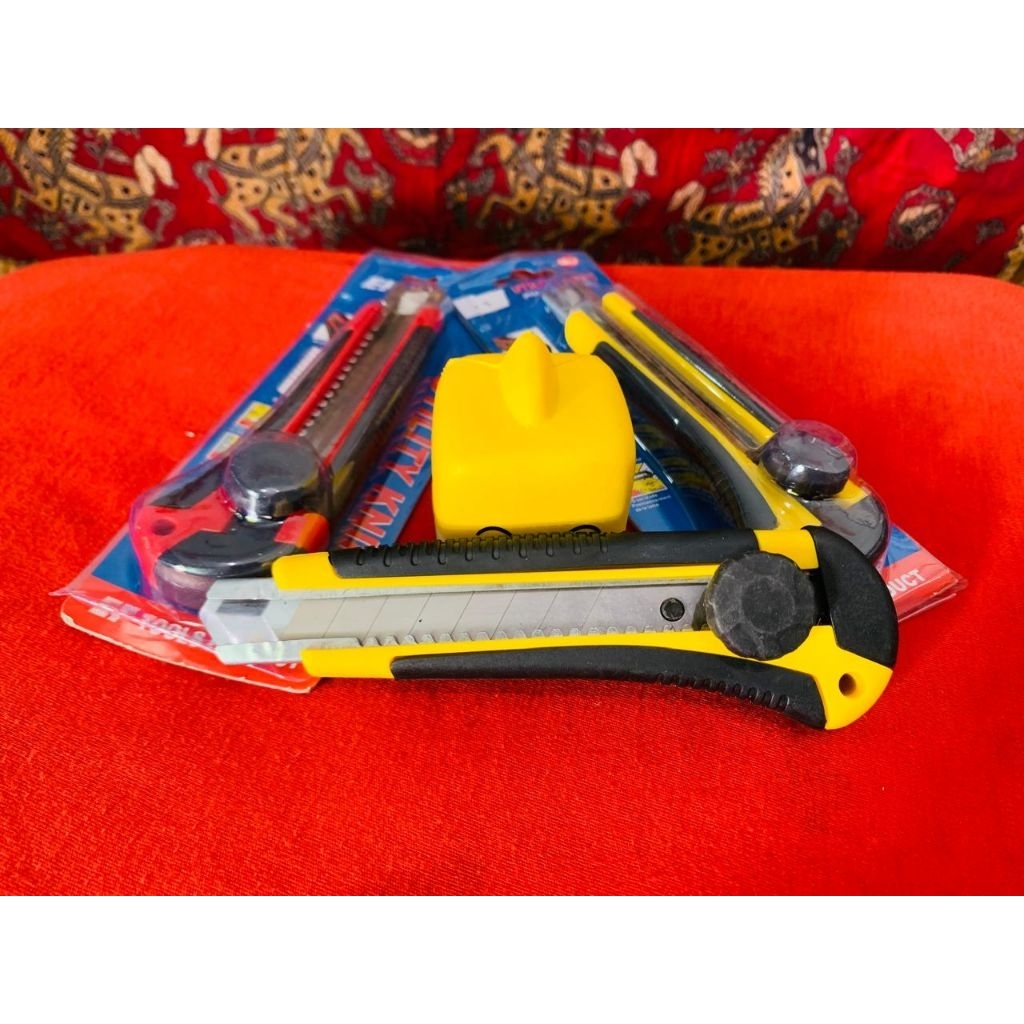 

Cutter Besar EF Utility Knife / Pisau Cutter Serbaguna