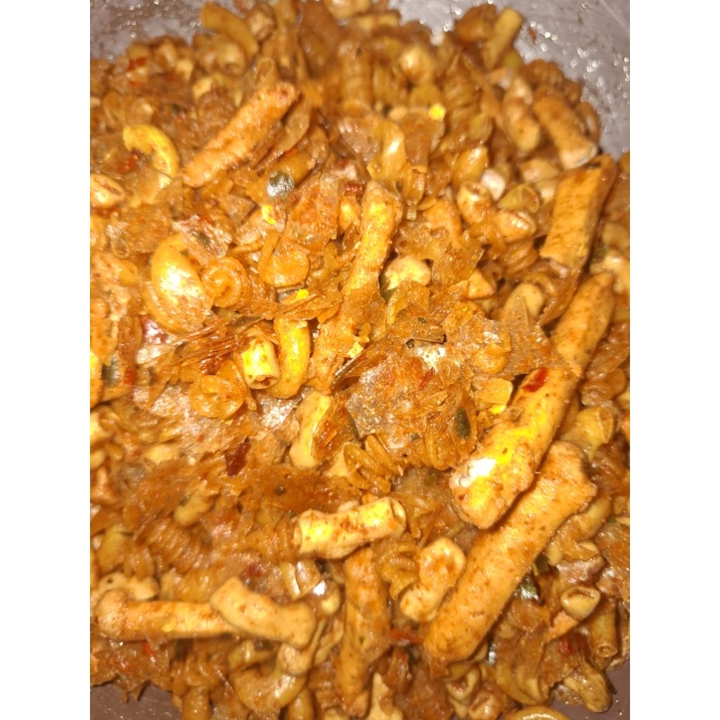 

Paket Mix Extra Pedas /Basreng /Macaroni Bantet, Goreng, Spiral / Keripik Kaca