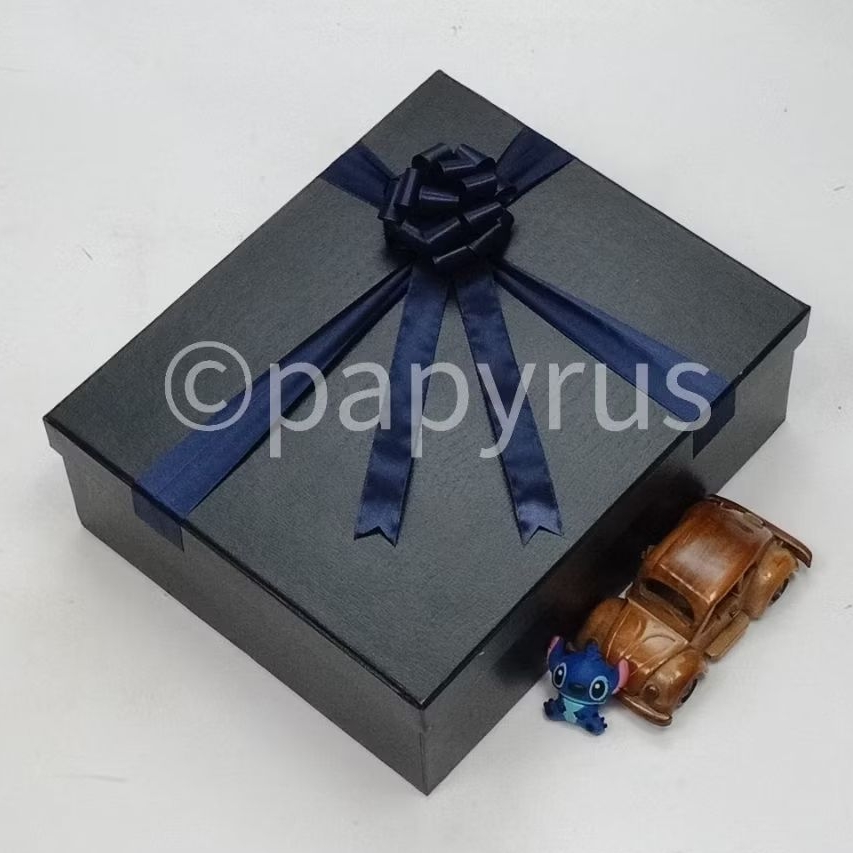 

PAPYRUS 25x30 tinggi 10cm Kotak Kado Gift Box Hadiah V2