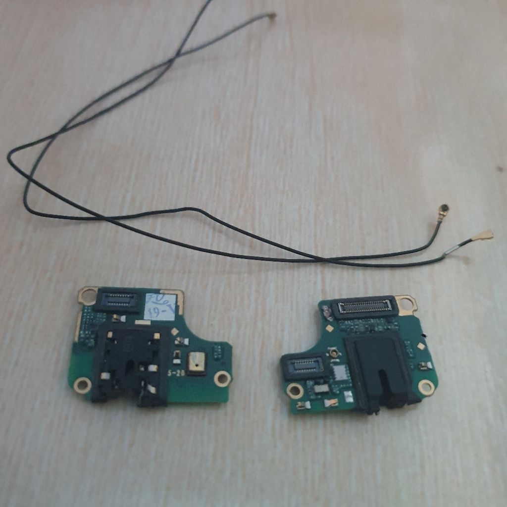 KONEKTOR HANDSFREE OPPO F1S ORIGINAL FULLSET KONEKTOR HEADSET KABEL ANTENA OPPO F1S