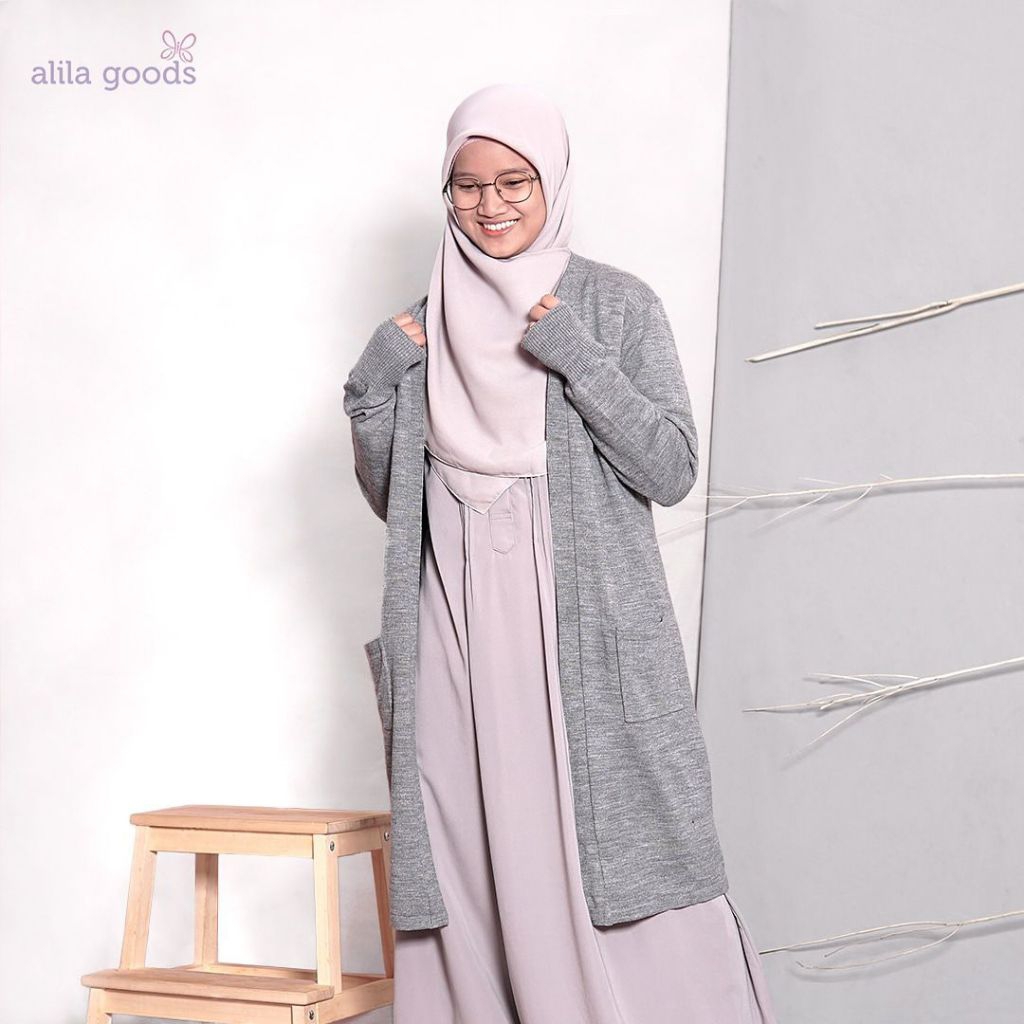 Preloved Outer Rajut by hijab Alila goods