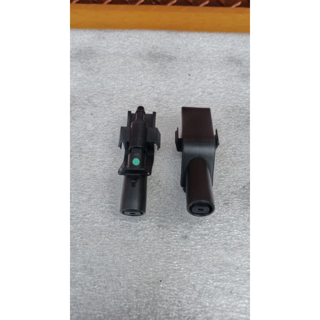 Nozzel air wiper depan mobil Honda HRV original