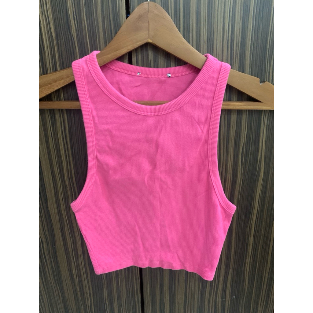 pink tanktop