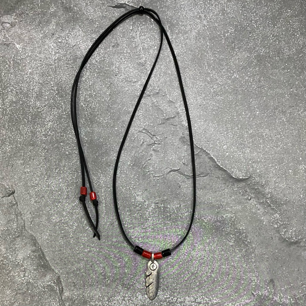 Katsumi - Kalung Goros Feather