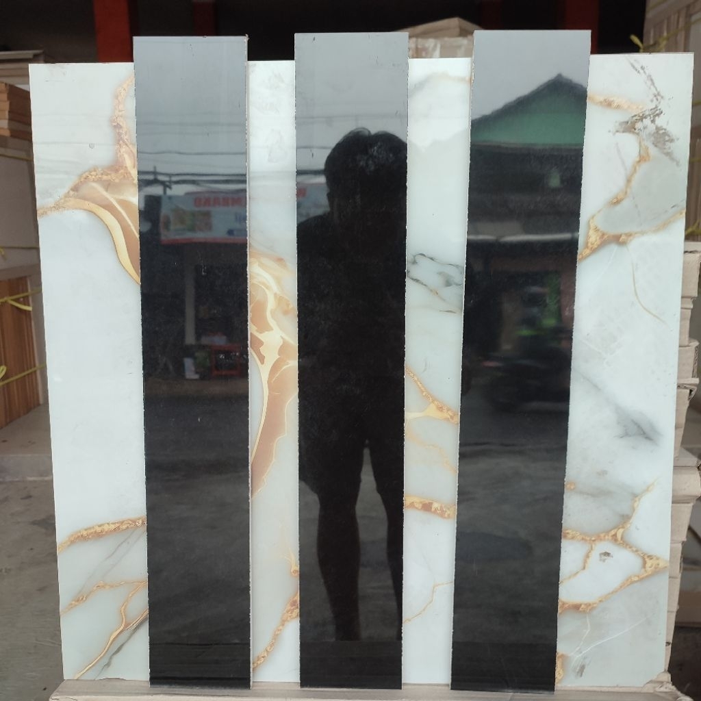 LIST PLINT GRANIT HITAM POLOS 10×60