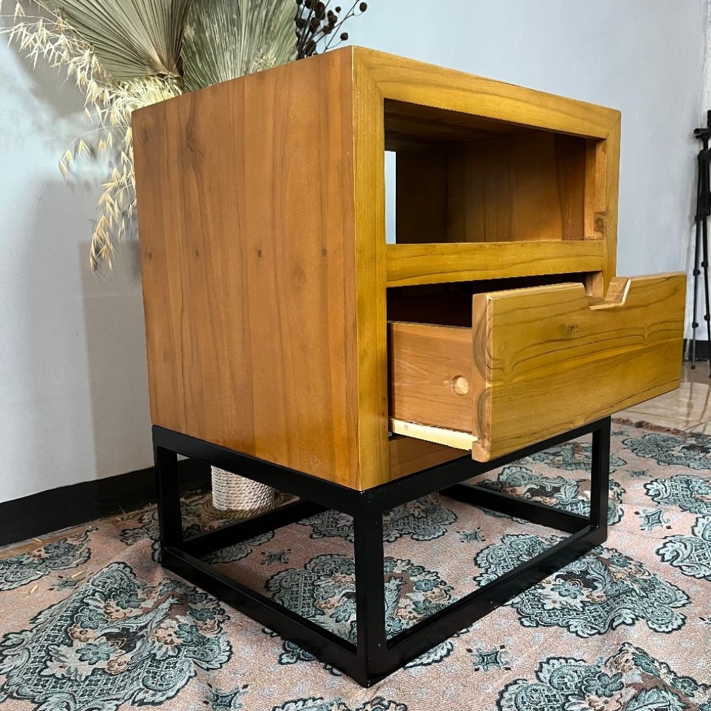 Meja Nakas Bedside Table Kombinasi Besi Hollow Custom Kayu Jati