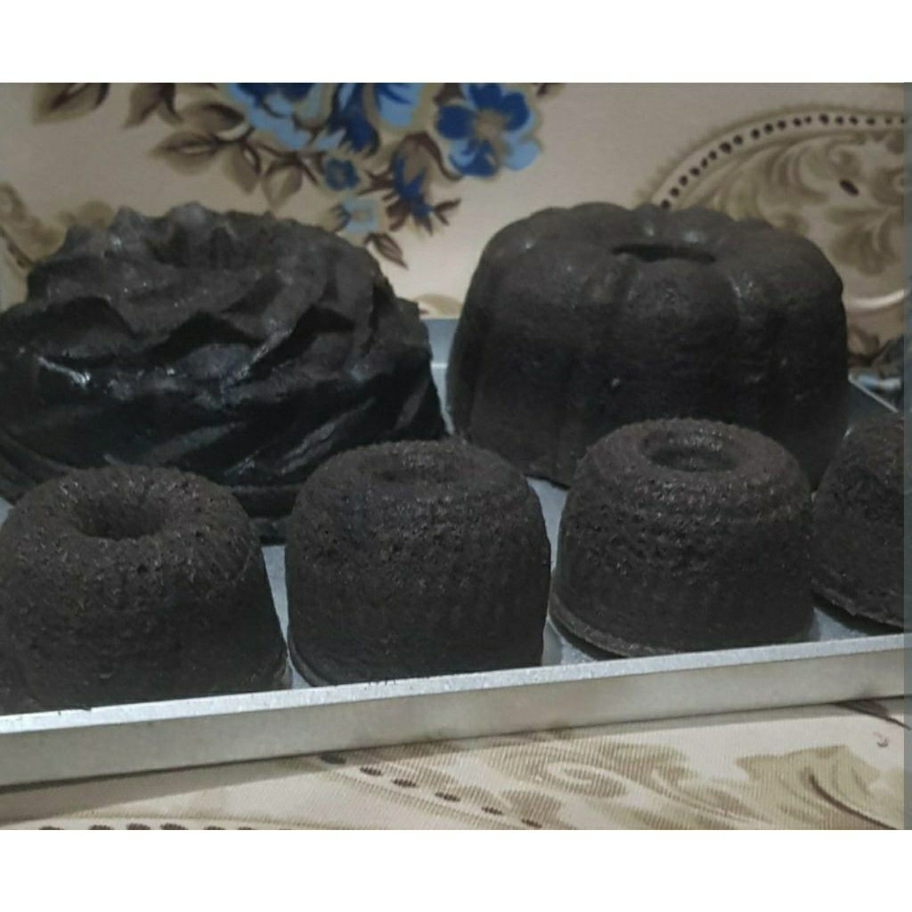 

Bolu Ketan Hitam atau Bolu Pisang