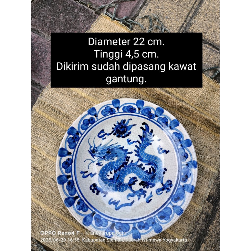 Piring keramik lukis gambar ular naga biru putih untuk dekorasi hiasan dinding
