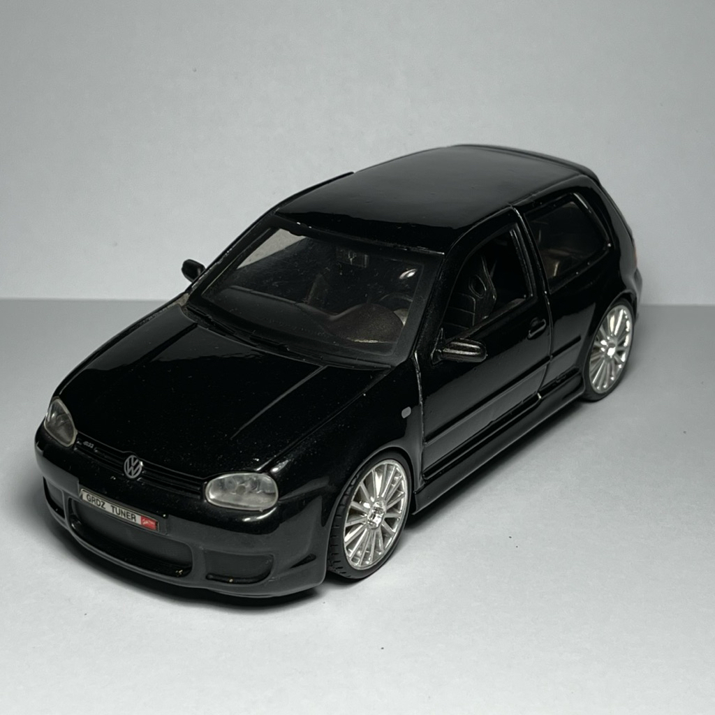 Maisto VW Golf R32 Tuner Diecast mobil mainan bekas