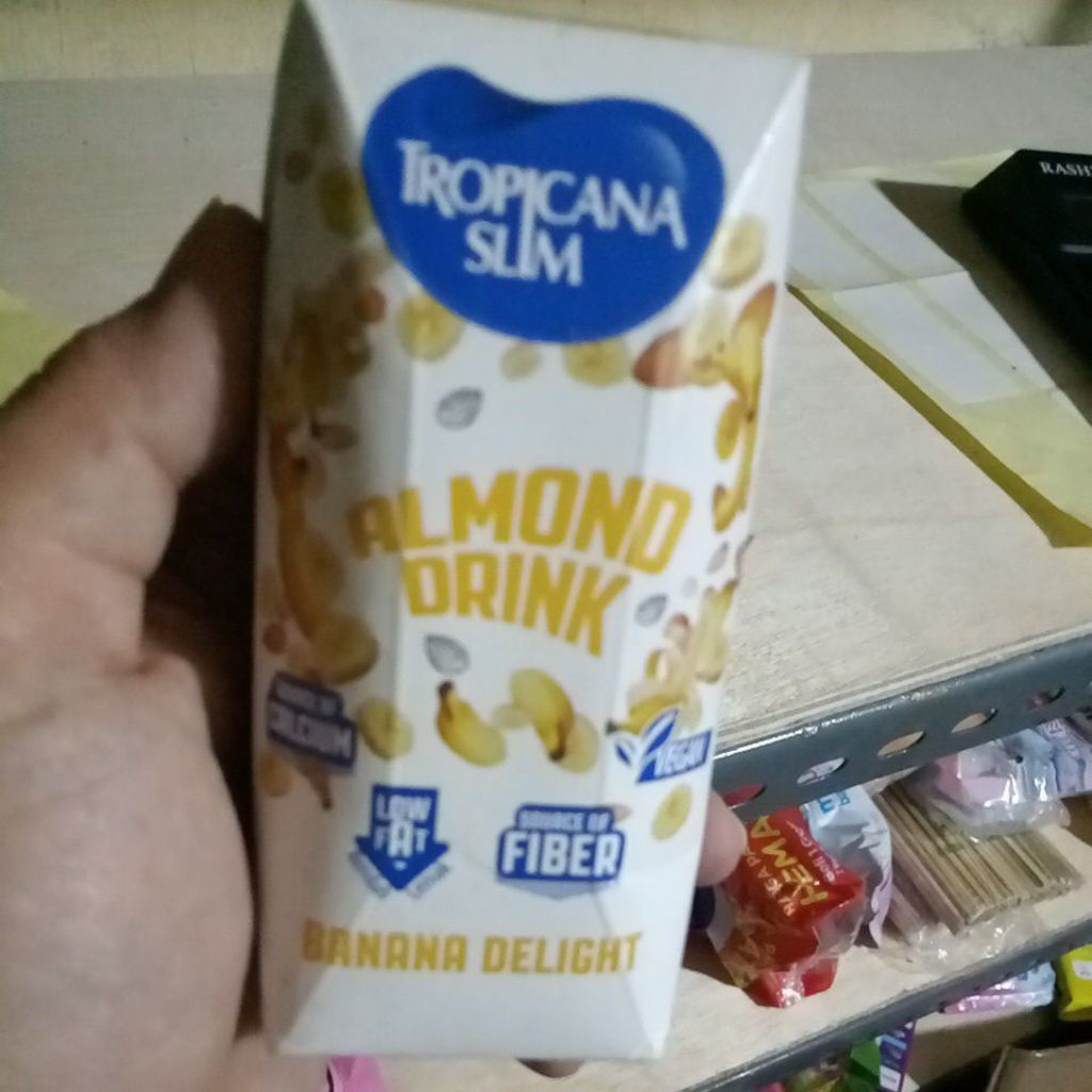 

Tropicana Slim, Almond Drink Banana Delight, 190ml