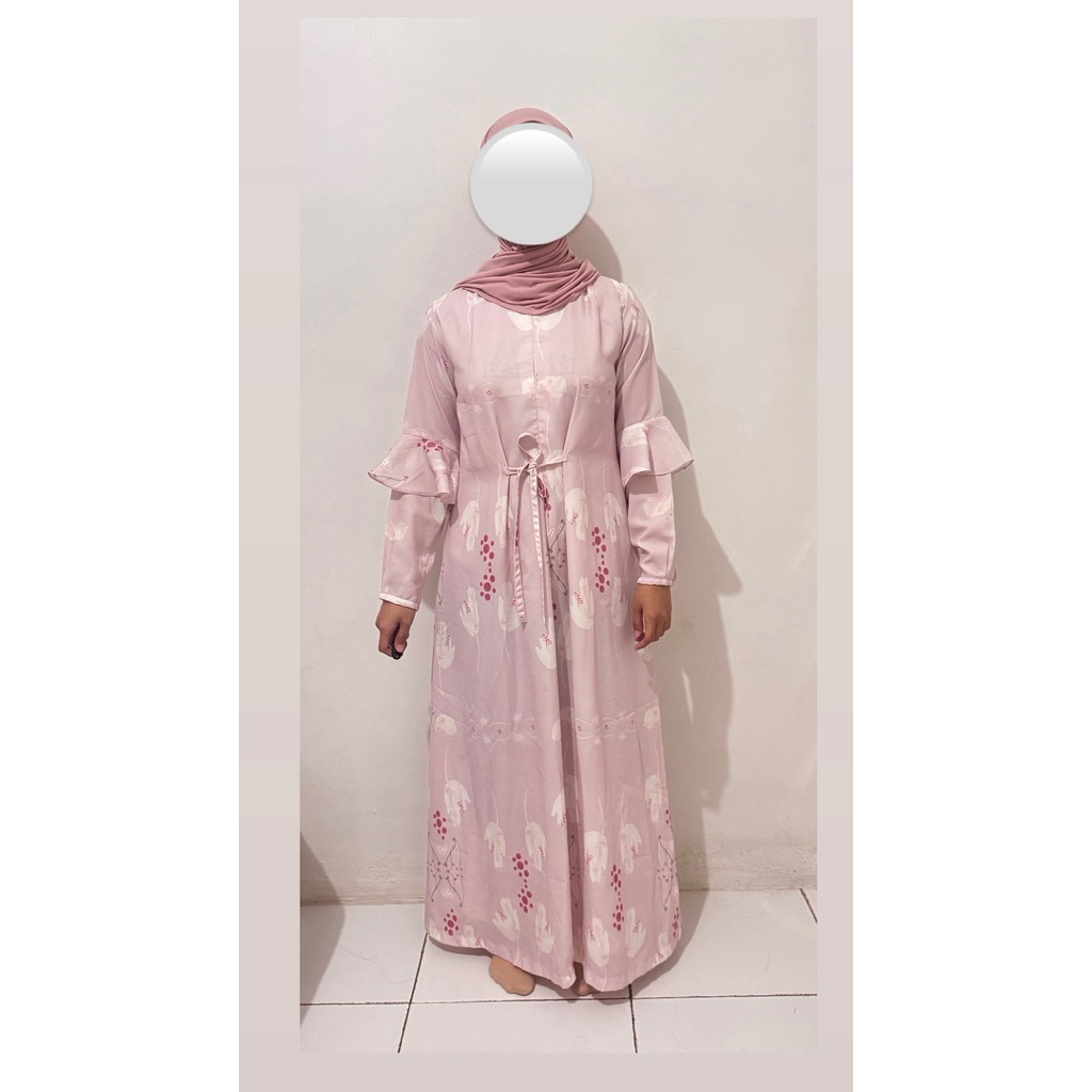 Dress Wearing Klamby