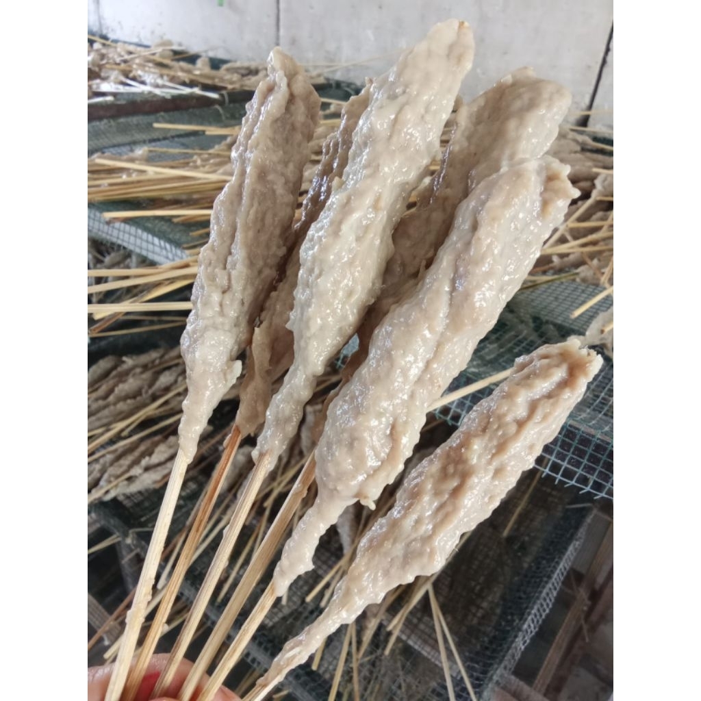 

SEMPOL AYAM JUMBO FROZEN ISI 25 stick