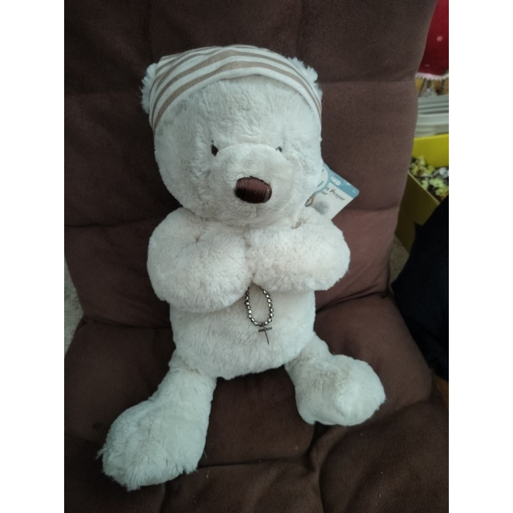 Boneka tedy berdoa gund