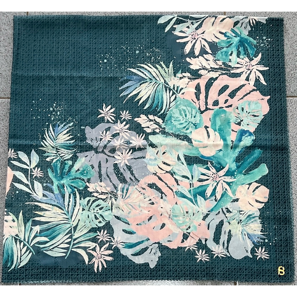 PRELOVED SCRAF BUTTONSCARVES, RARE ITEM ORCHIDE/ AUTOGRAPH/ NADA/ ROYALE/ BLUME/ THUN/ DUBAI/ XANADU