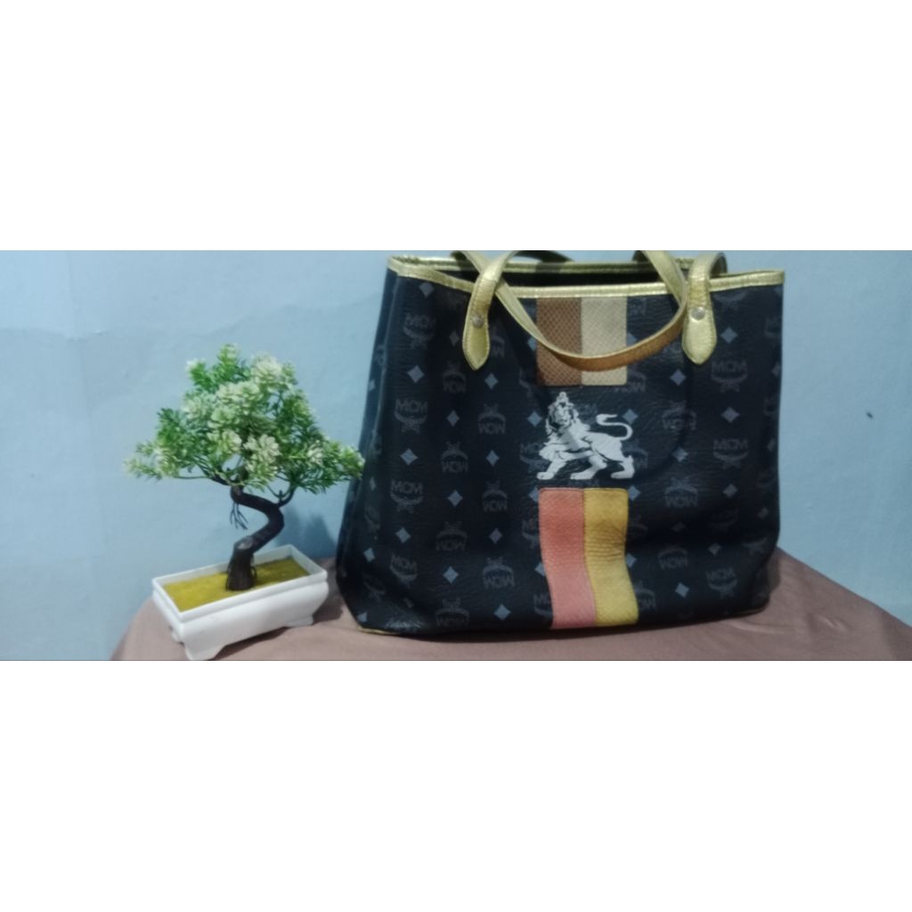 PRELOVED MCM TOTEBAG MUNCHEN