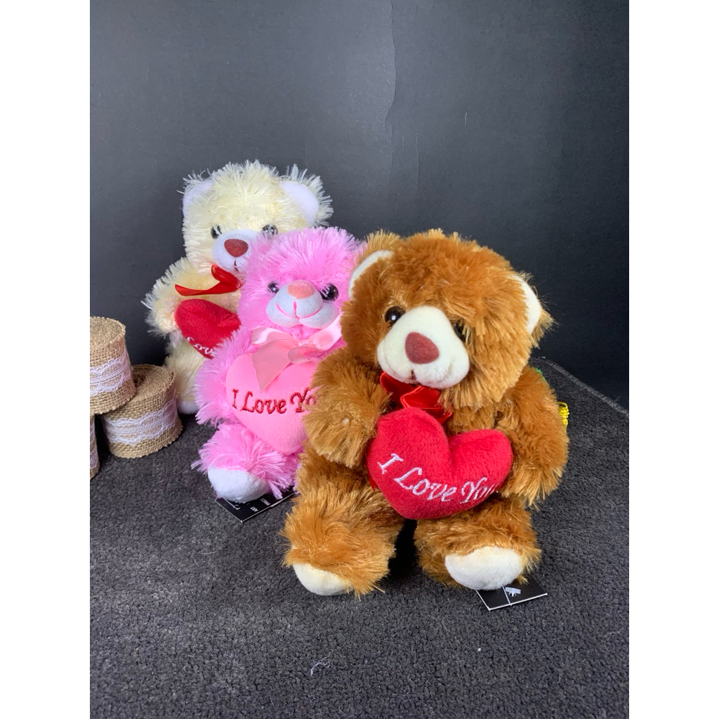 Boneka beruang love