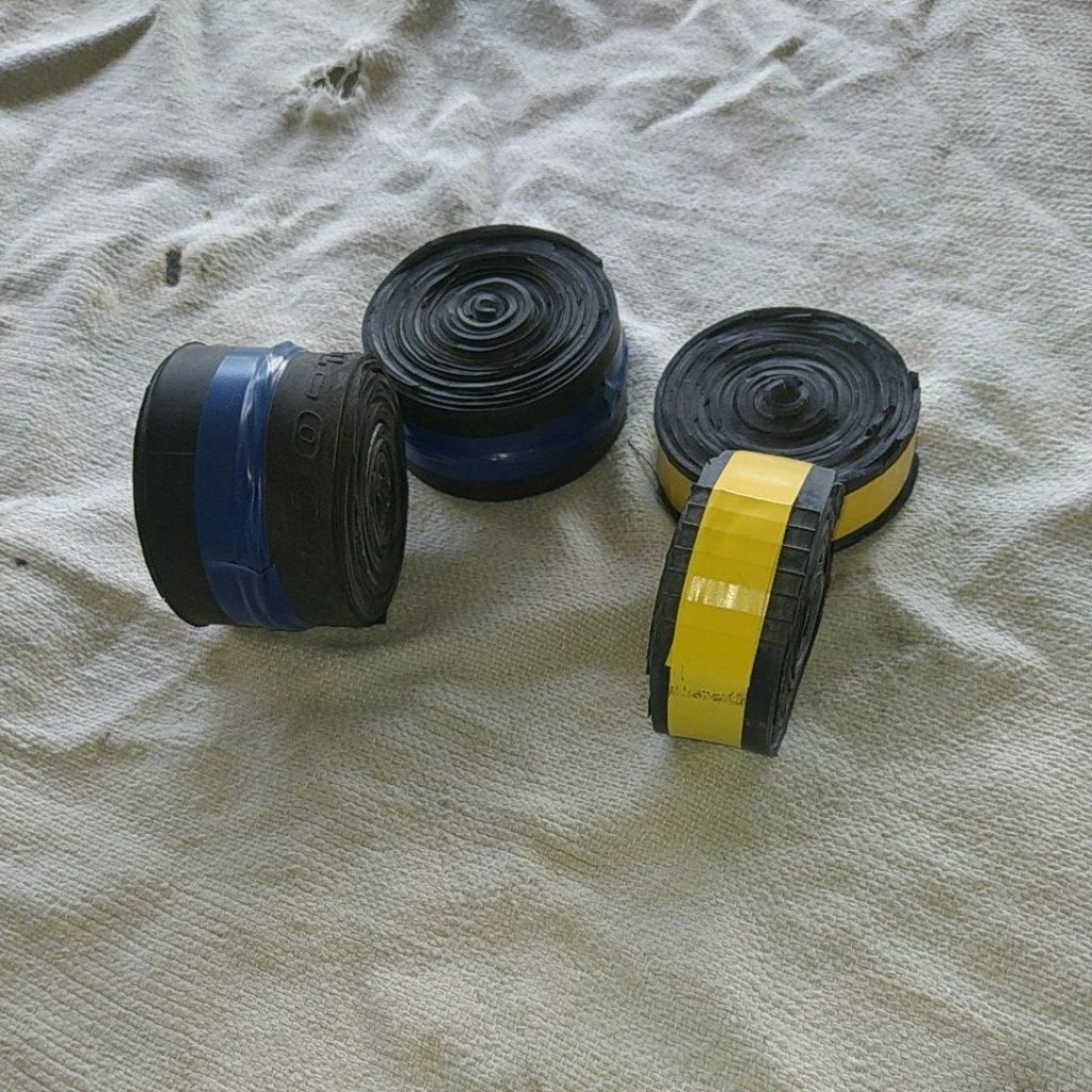 Tali Pengikat Bekas Ban Motor