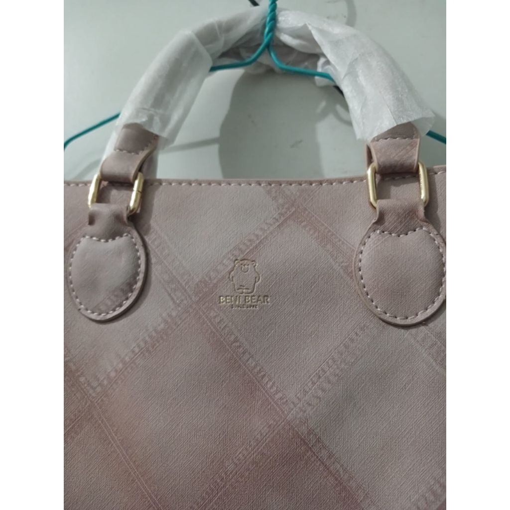 Tas Bahu Wanita Beni Bear – Kulit Warna Peach Pink | Fashion Elegan & Manis