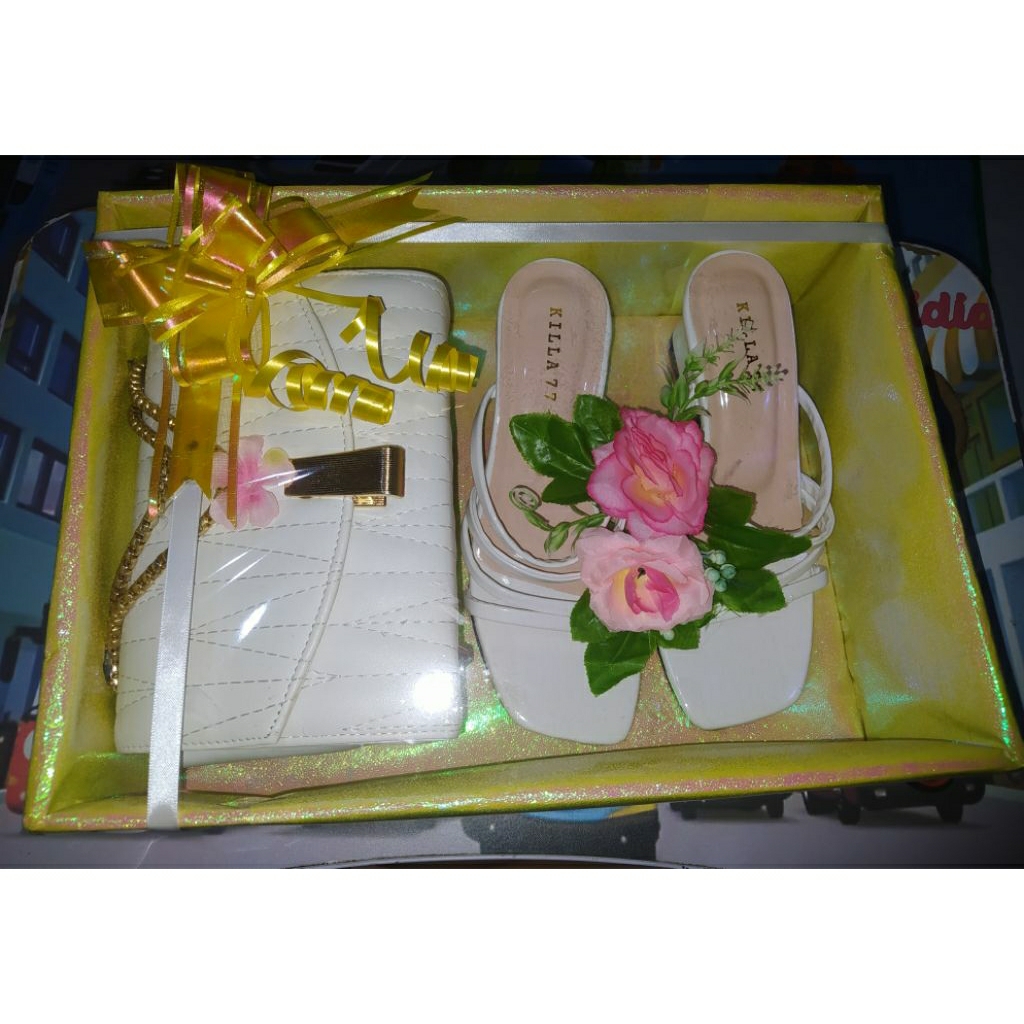 SESERAHAN TAS DAN SANDAL