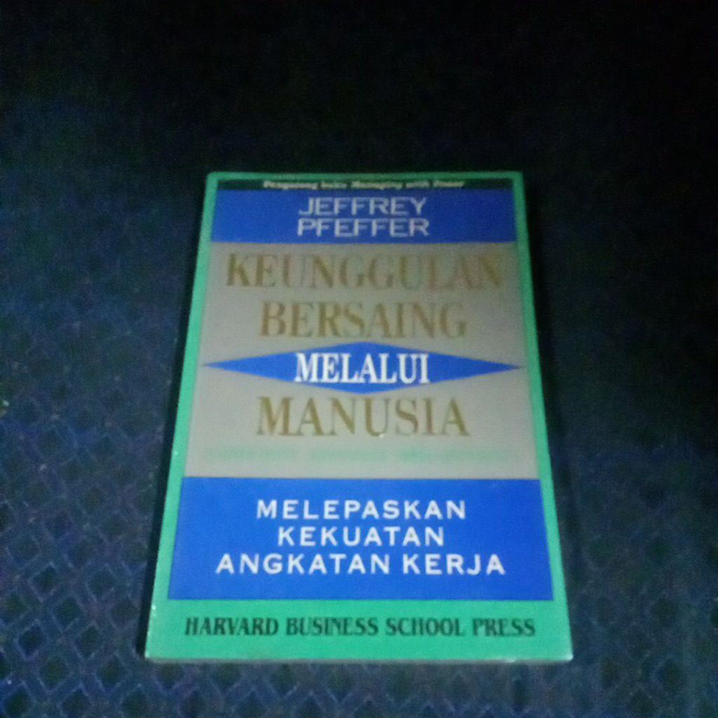 KEUNGGULAN BERSAING MELALUI MANUSIA