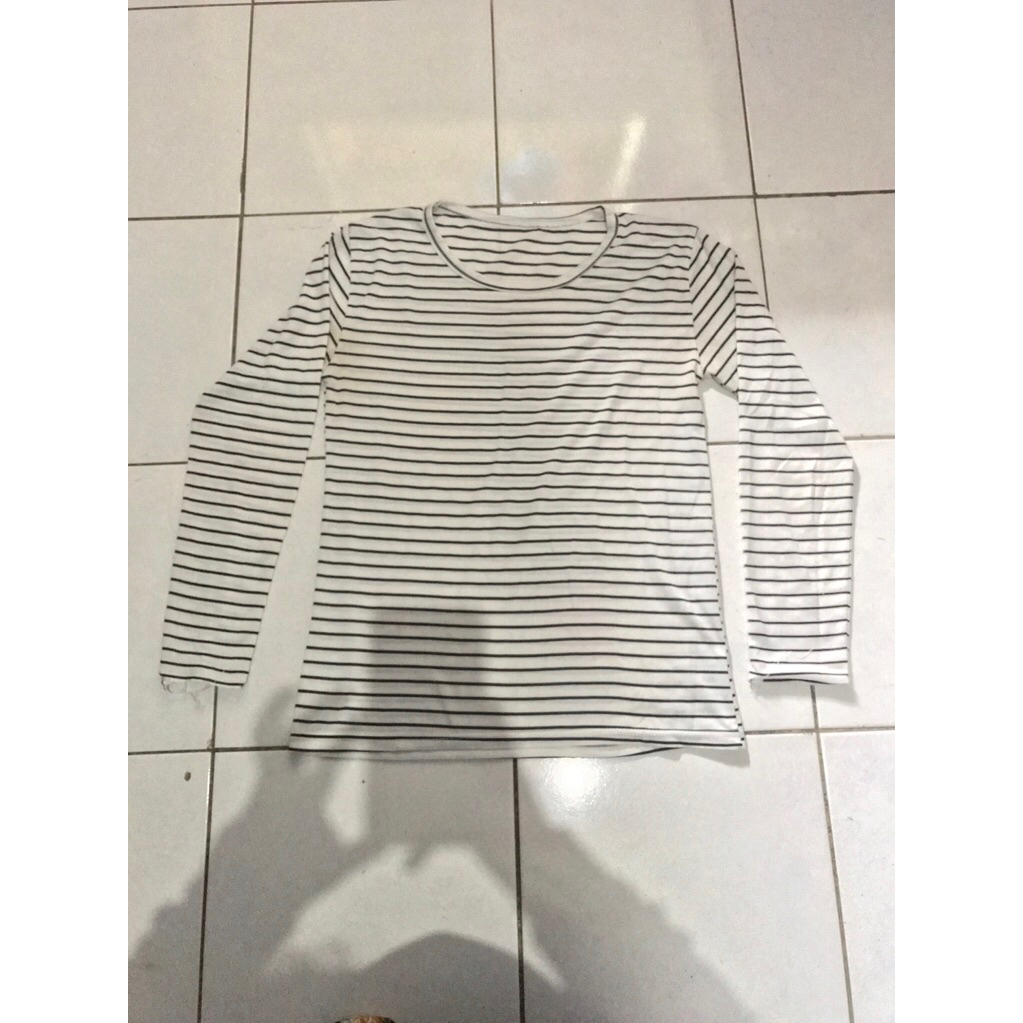 PRELOVED KAOS LENGAN PANJANG BELANG BELANG