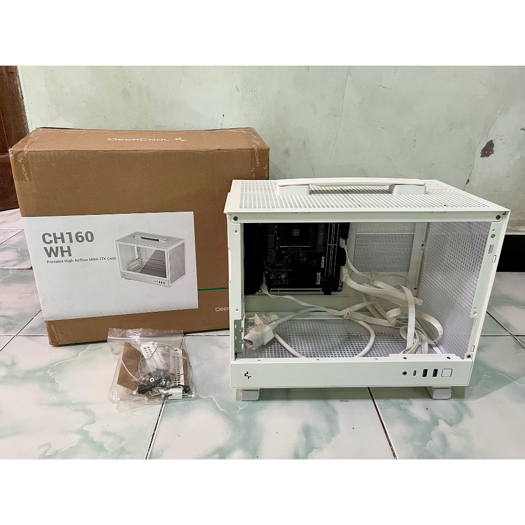 -Bekas- Casing PC DeepCool CH160 Tempered Glass Portable Mini-ITX Case Minus