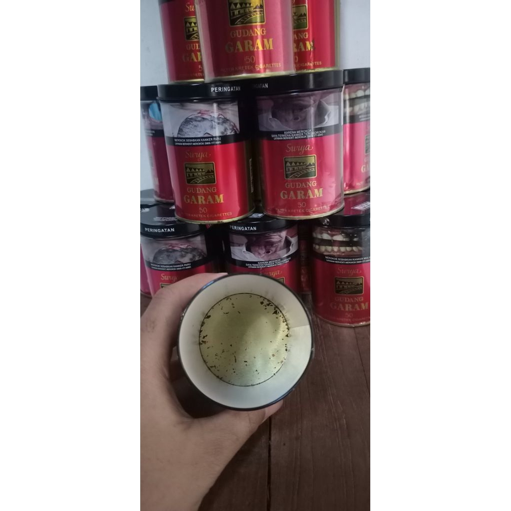 

kaleng bekas,terawat,bersih