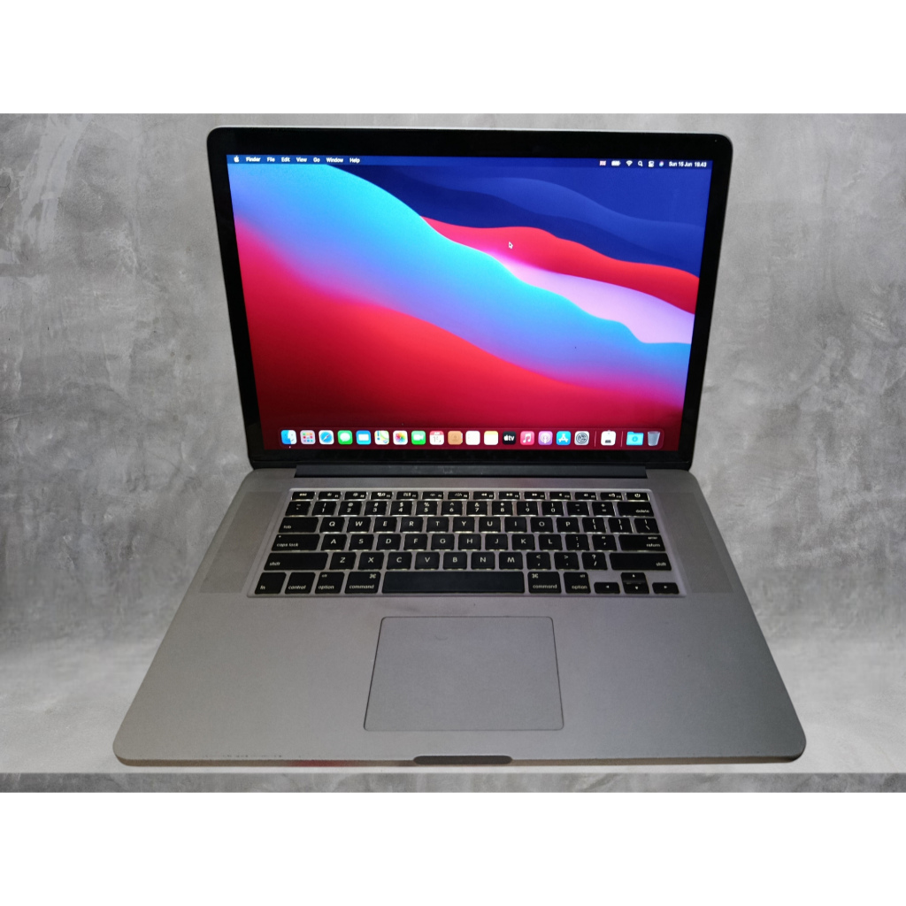 Macbook Pro 15 Retina Display Core i7 512/16gb